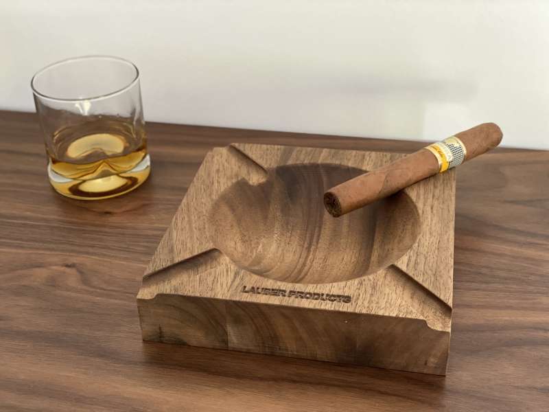 Zigarrenaschenbecher aus Nussbaum Lauber Products
